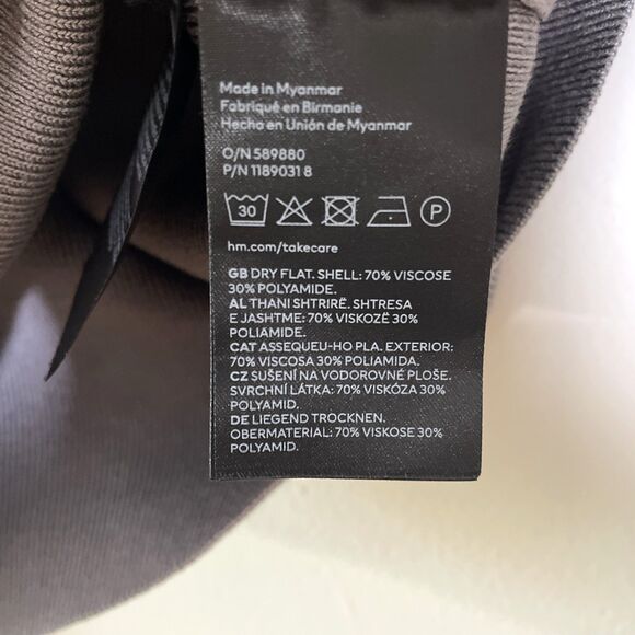 H&M Women’s Gray Square-Neck Crop Top Ribbed Long Sleeve Knit Size Medium Preppy - Picture 7 of 7